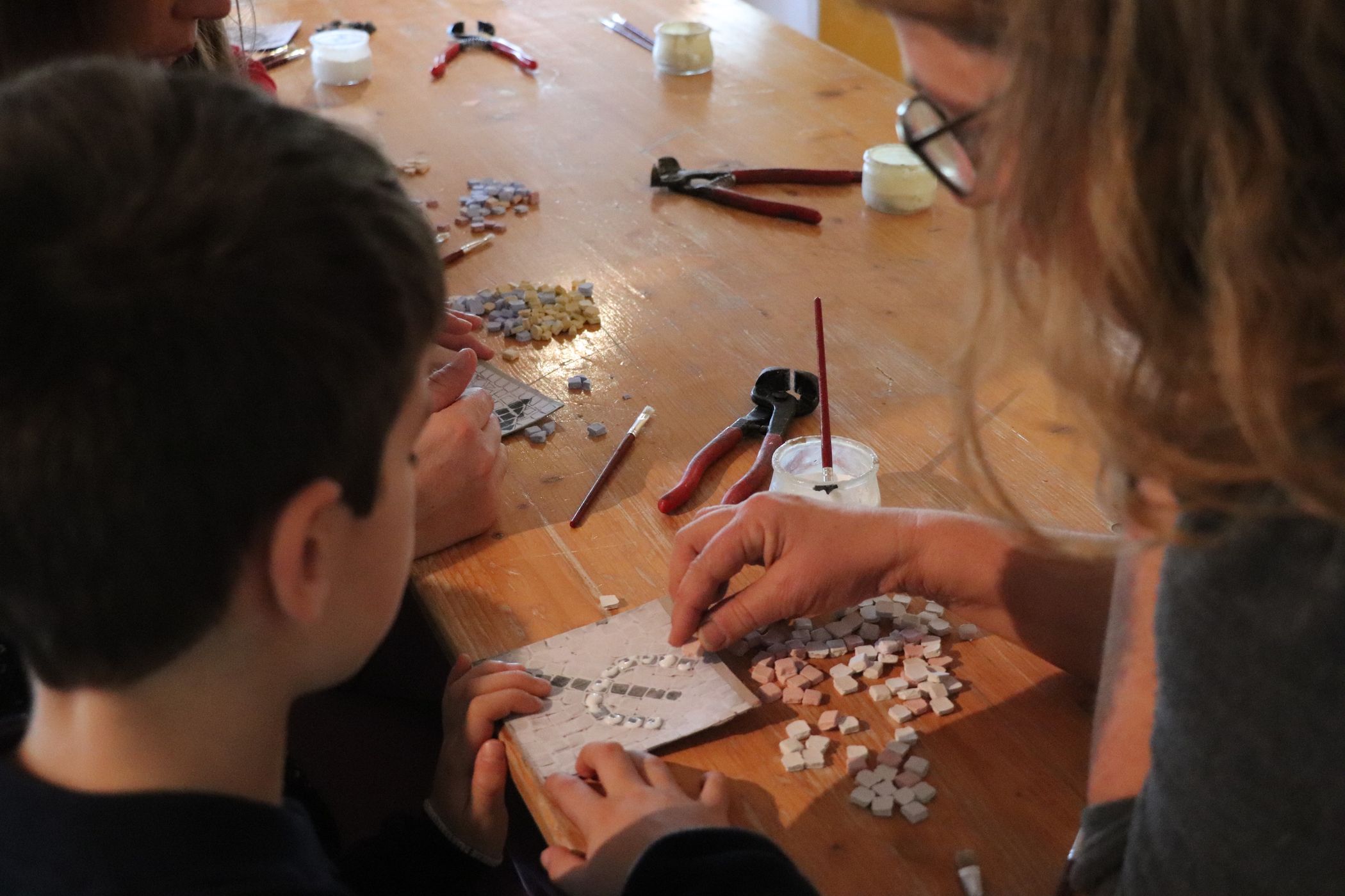 Atelier mosaïque au Pont du Gard